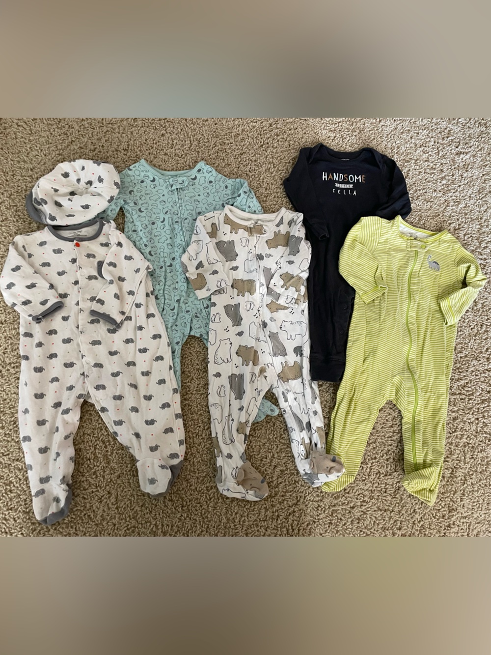 5 pc and 1 beanie Carters lot- Baby boys onesies